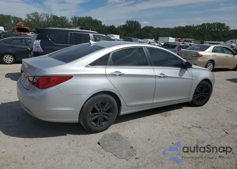 2013 Hyundai Sonata Gls z USA, uszkodzony, nr VIN 5NPEB4AC1DH717368